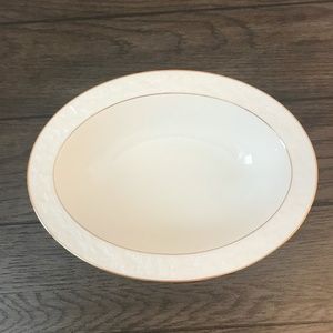 Noritake - Halls of Ivy (Gold Trim) - 11" Oval Vegetable Bowl